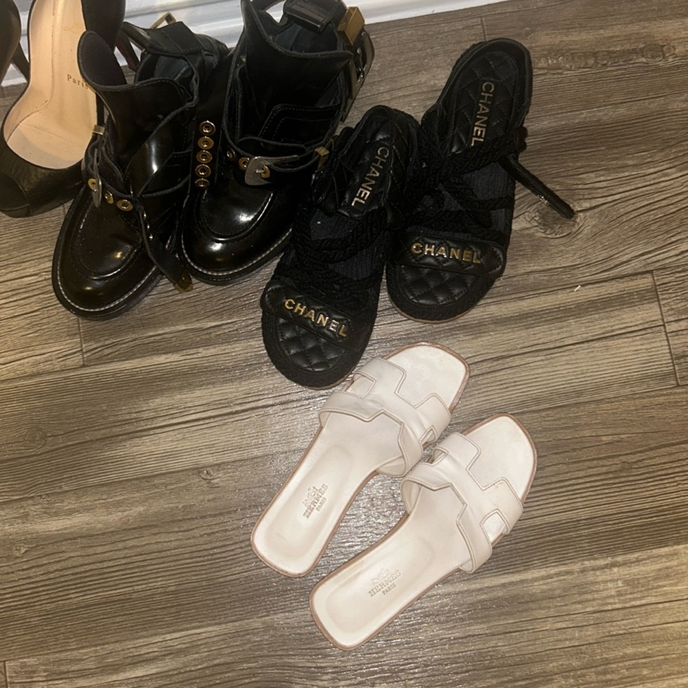 $450 ven Hermes Oran sandals size 36